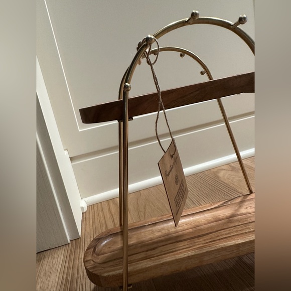 Modern jewelry box stand - Picture 3 of 5